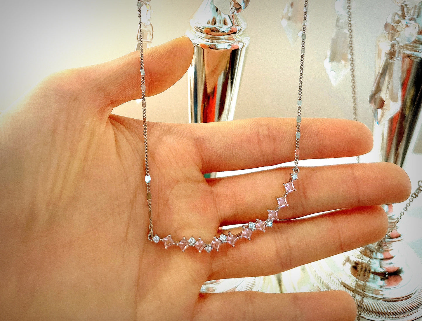 The mirror necklace