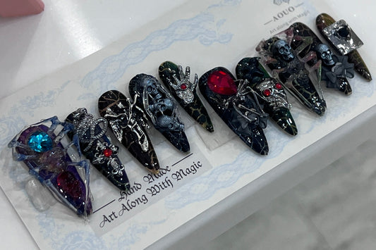 Run! Real Spider Dark Long Nails