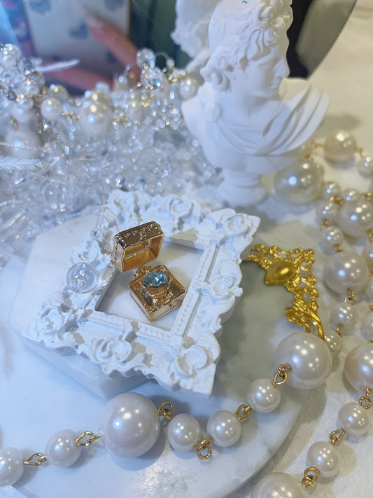 The Ring Box necklace